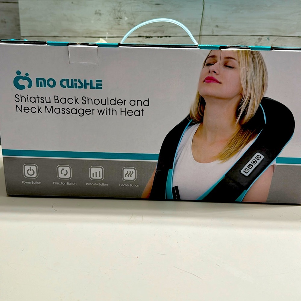 Mo chishle shiatsu back shoulder and neck massager with heat